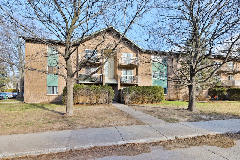 4 1/2 FRAIS PEINT DISPONIBLE MAINTENANT SAINTBRUNO Locations longue