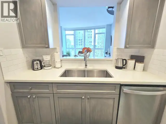 1105 1383 HOWE STREET Vancouver, British Columbia in Condos for Sale in Vancouver - Image 11