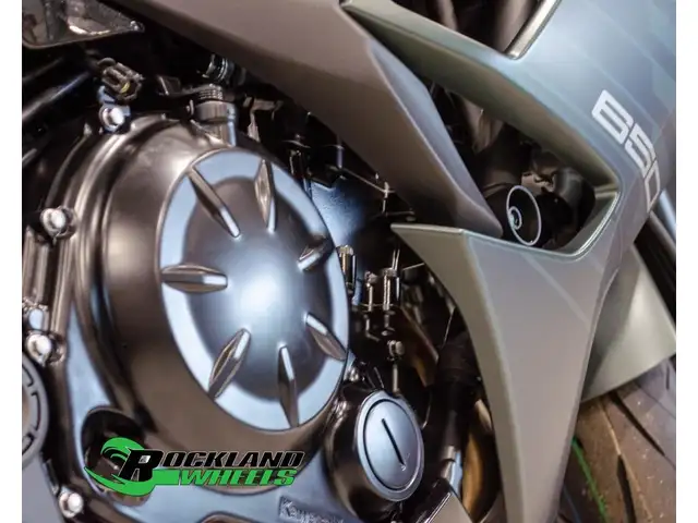 2025 Kawasaki NINJA 650 in Street, Cruisers & Choppers in Ottawa - Image 11