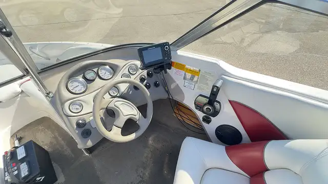 2001 Tahoe Q3 used bowrider fiberglass boat in Powerboats & Motorboats in Prince Albert - Image 11
