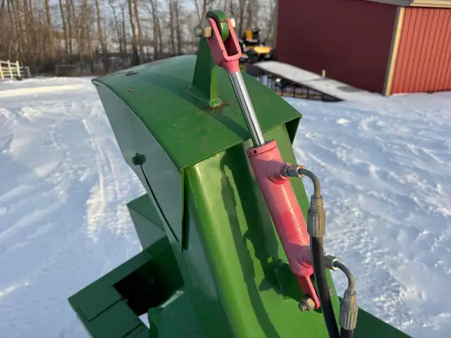 John Deere 1420,1435,1445,1565 54" snowblower in Snowblowers in Red Deer - Image 7