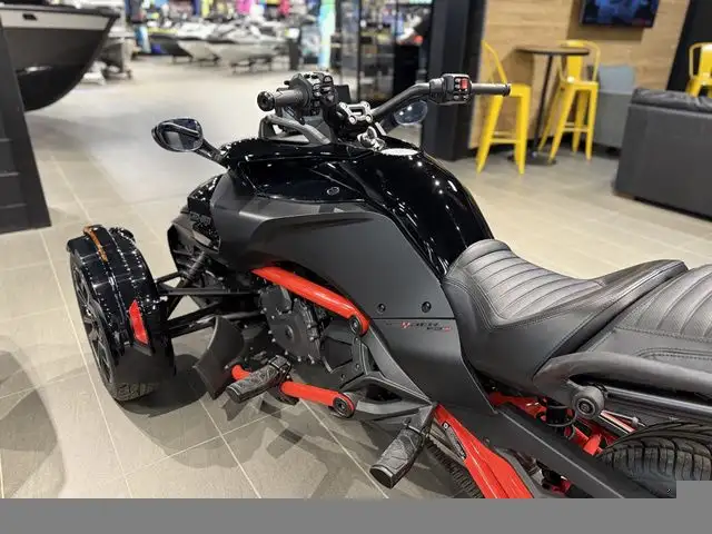 2024 Can-Am Spyder F3 S in Sport Bikes in Norfolk County - Image 7