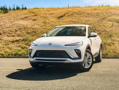 ... Engine: 3 Cylinder Engine 1.2L/73CI L/100Km City: 8.4 L/100Km Hwy: 7.4 Safety Equipment HD Rear...