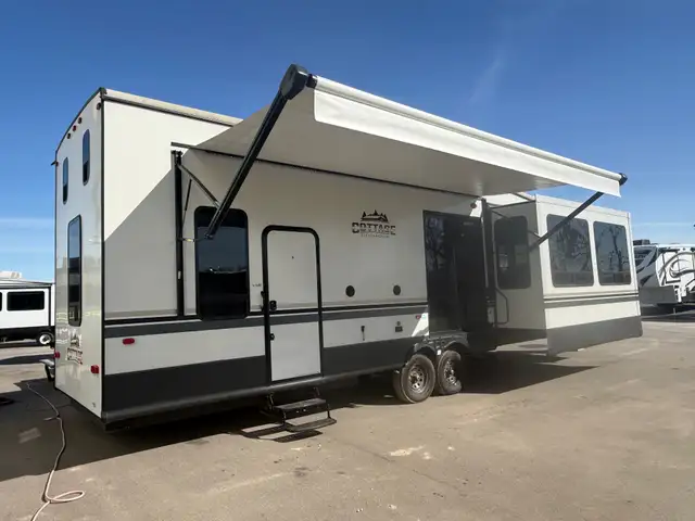 2022 Forest River Cedar Creek Cottage 40CDL in Travel Trailers & Campers in St. Albert - Image 6