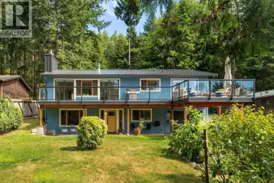 Sustainable Coastal Living with Sunset Views. Beautifully updated westside home in idyllic Tunstall...