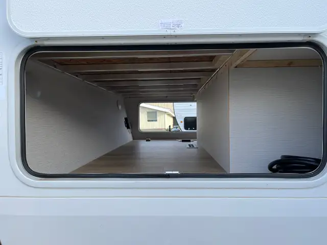 2026 Winnebago Thrive 22MBH in Travel Trailers & Campers in Terrace - Image 9
