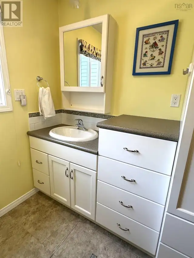 46 Old Falls Road Liverpool, Nova Scotia in Houses for Sale in Bridgewater - Image 16