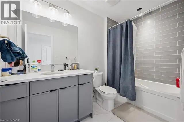 972 STONECLIFFE Walk Unit# 18 Kitchener, Ontario in Houses for Sale in Kitchener / Waterloo - Image 38