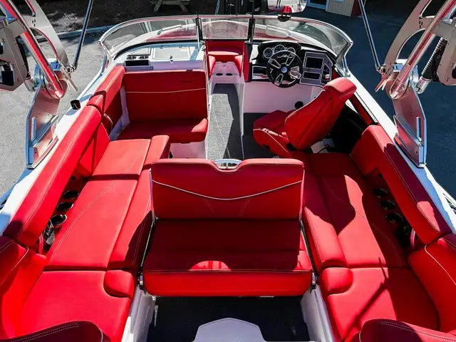 2019 Mastercraft XT 23 in Powerboats & Motorboats in Laval / North Shore - Image 19