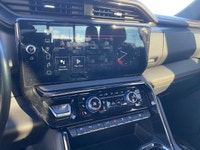 CLEAN CARFAX, Heated and Cooled Front Seats, 360 Camera, SUNROOF, Head Up Display, Dual Climate Zone... (image 3)