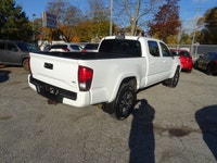 . Engine: V6 Cylinder Engine 3.5L L/100Km City: 13.0 L/100Km Hwy: 10.5 (image 5)