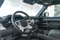 Land Rover Defender 110 P300 S 2023: - Extérieur métallisé HAKUBA et intérieur en cuir noir EBONY -... (image 1)