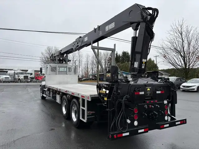 2016 Freightliner 114SD in Heavy Equipment in St-Georges-de-Beauce - Image 8