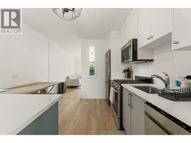 266 E 32ND AVENUE Vancouver, British Columbia in Houses for Sale in Vancouver - Image 14