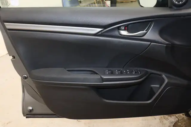 2018 Honda Civic Hatchback LX in Cars & Trucks in Saskatoon - Image 13