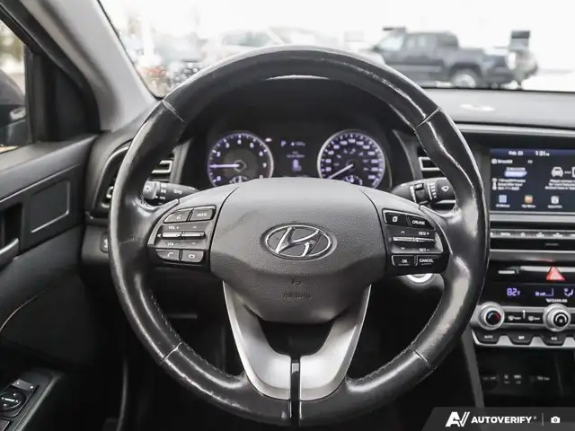 2020 Hyundai Elantra Luxury in Cars & Trucks in London - Image 17