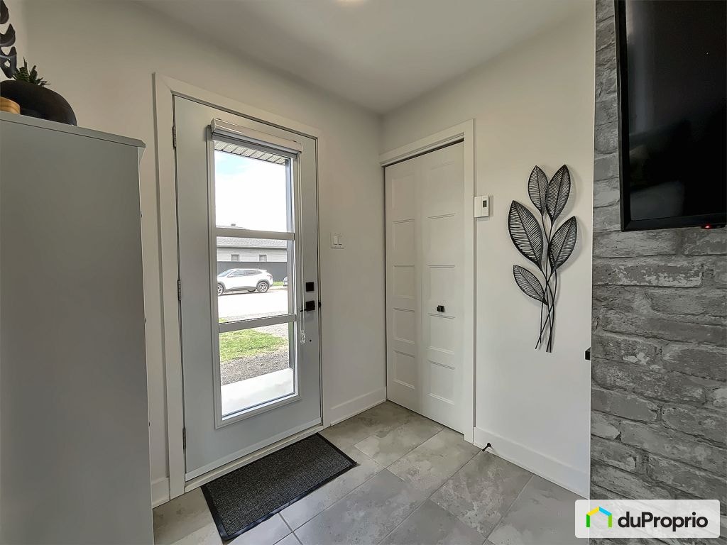 $425,000 - Bungalow for sale in St-Felix-De-Valois — photo 2
