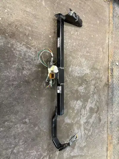 Used U-Haul Towing Hitch comes with Brake Lines for Sale: Plug size: 1-1/4inch Max Gross Trailer Wei...