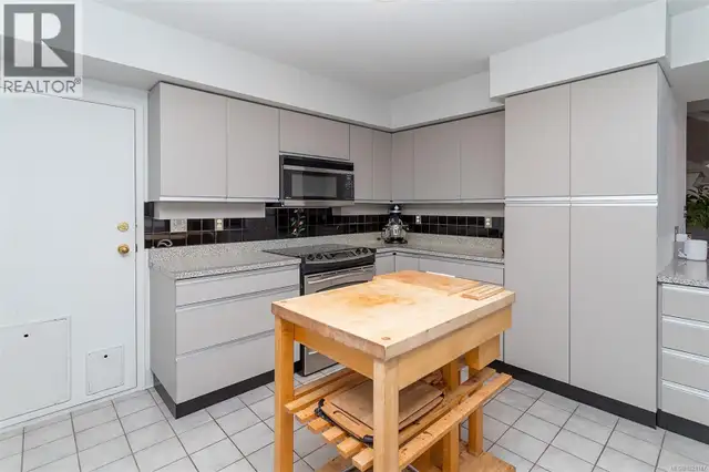 117 Barkley Terr Oak Bay, British Columbia in Houses for Sale in Victoria - Image 27