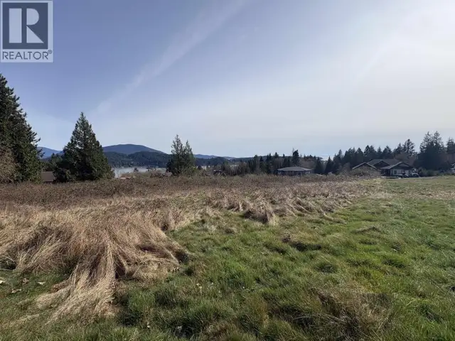 LOT D WOODLAND AVENUE Gibsons, British Columbia in Land for Sale in Sunshine Coast - Image 9