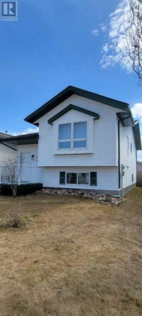 3 Harrigan Street Sylvan Lake, Alberta