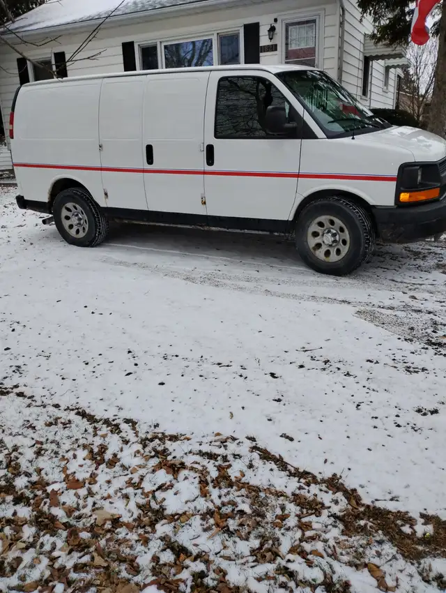 2010 chevy express van64744748973313121