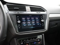 Eye-catching 19â€‘inch Auckland black alloy wheels and blackedâ€‘out exterior styling elements give... (image 6)