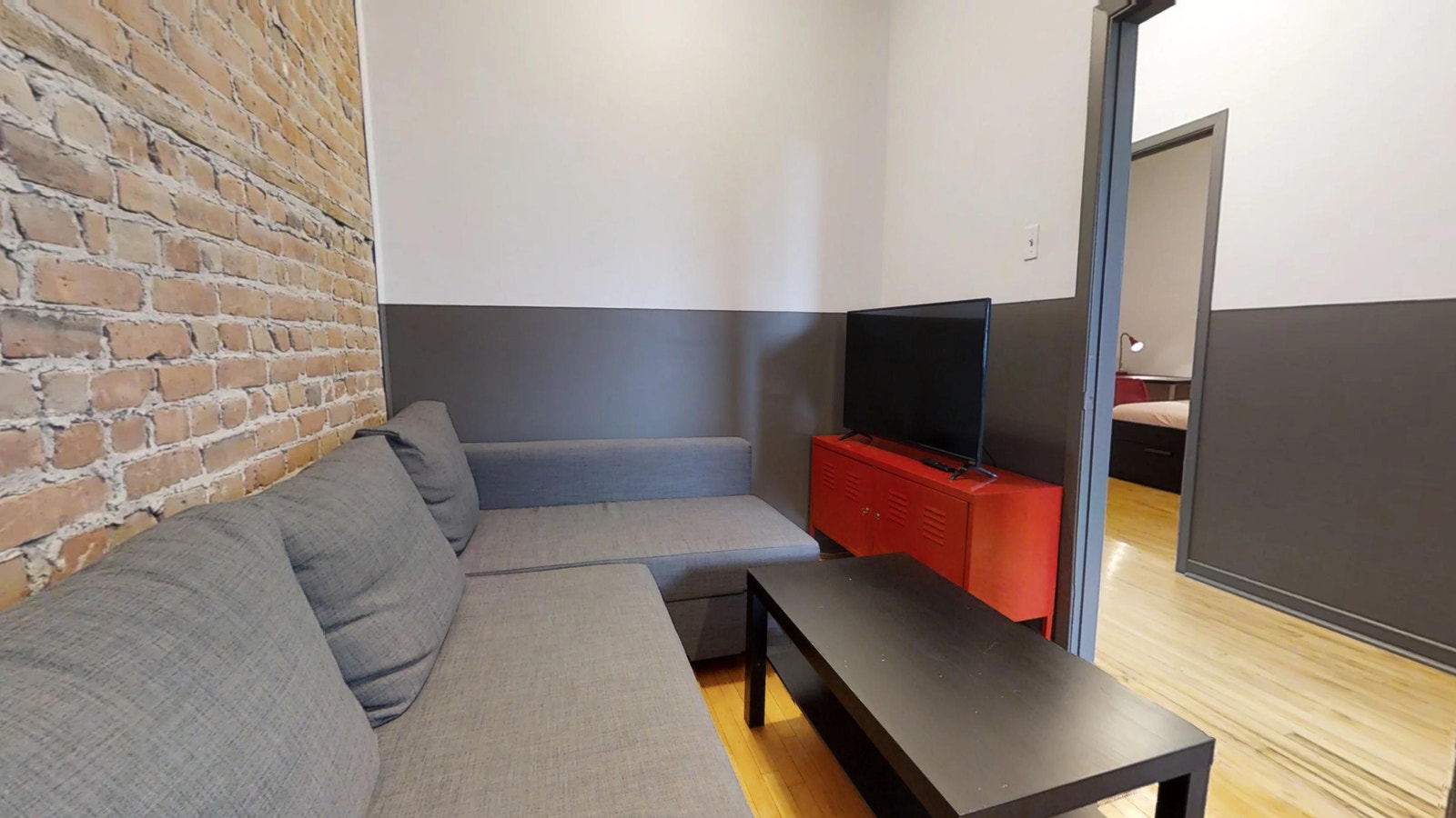 4633 rue Saint-Urbain — photo 1