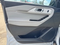 2026 Ford Explorer AMVIC Licensed Engine: 4 Cylinder Engine 2.3L L/100Km City: 11.5 L/100Km Hwy: 8.7... (image 8)