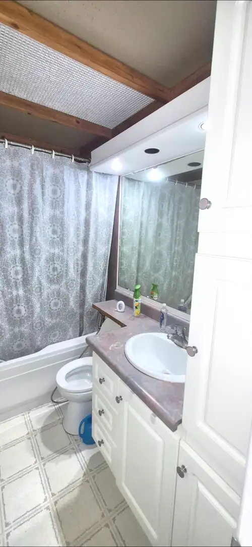 Grande chambre a louer 790 $ / mois , tout inclut sauf wifi 20$/mois, sur 195 Withrow Ave, Nepean, O...