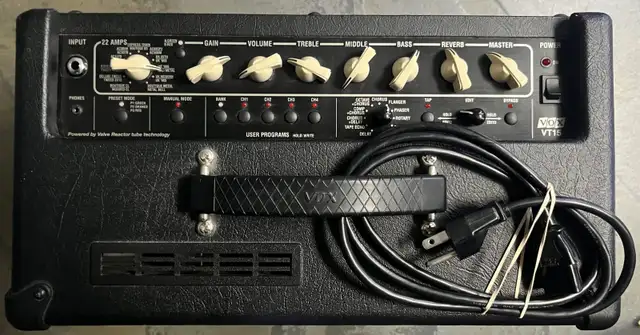 Vox VT15 - Valvetronix 15 Watt Combo Amp in Amps & Pedals in Mississauga / Peel Region - Image 3