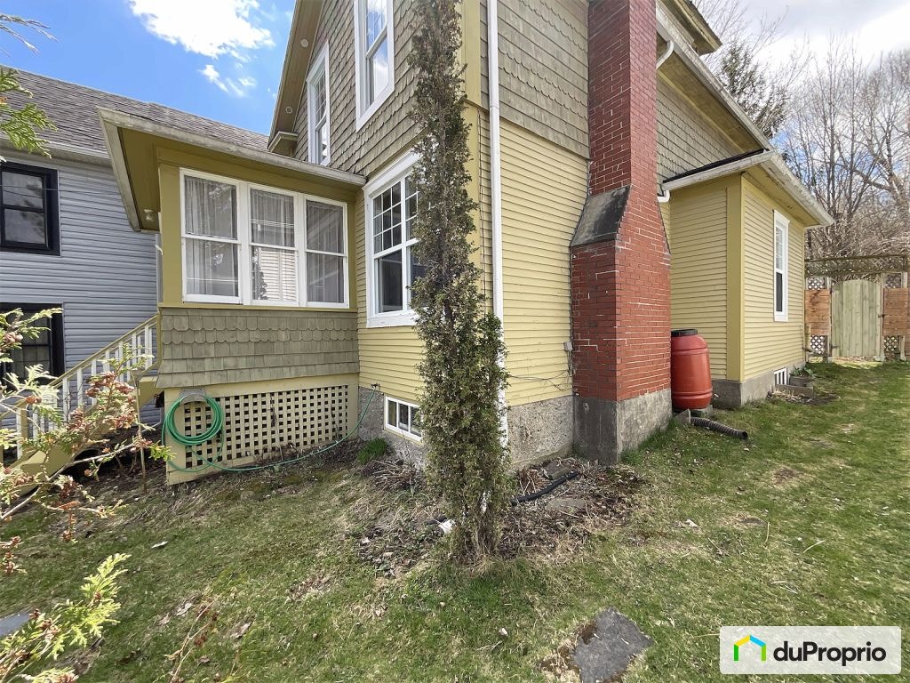 $425,000 - 2 Storey for sale in Sherbrooke (Jacques-Cartier) — photo 2
