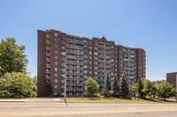 Welcome to the neighbourhood - L'Hermitage is located at 840 Montreal Road. Enjoy easy access to tra... (image 8)