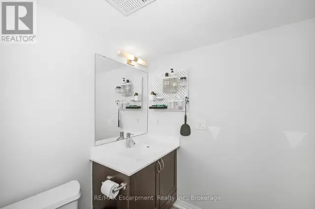 1606 - 1940 IRONSTONE DRIVE Burlington (Uptown), Ontario in Condos for Sale in Oakville / Halton Region - Image 22