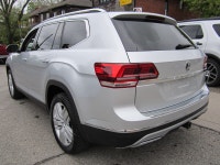 8 PASSENGER. EXECUTIVE LINE PREMIUM PACKAGE. SILVER WITH BLACK LEATHER INTERIOR. 20 INCH ALLOY WHEEL... (image 3)