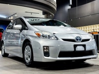 High-Value Options: Sunroof Leather Interior Navigation Low Mileage The 2010 Toyota Prius offers out... (image 2)