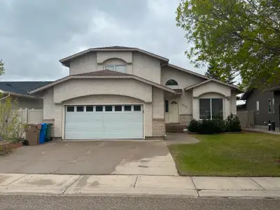 House For Rent In Sought-After Neighbourhood Of Wascana Mew.