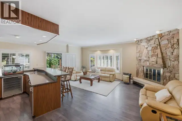 2008 BLAIRVIEW AVENUE North Vancouver, British Columbia in Houses for Sale in North Shore - Image 14