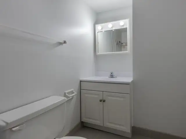 STUNNING 1 BEDROOM - CLOSE TO UNIVERSITIES in Long Term Rentals in City of Halifax - Image 13