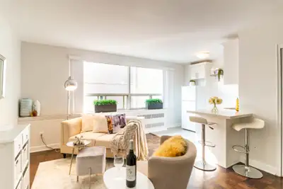 For a limited time - sign a new lease with 1/2 month free rent in the 6th and 12th month! Terms and...
