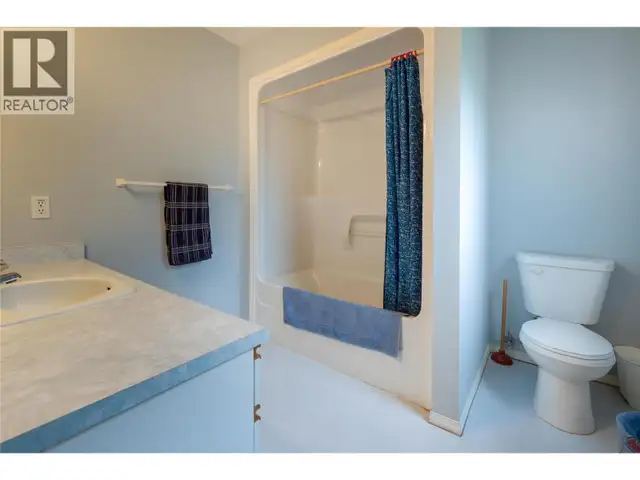 2240 97B Highway SE Salmon Arm, British Columbia in Houses for Sale in Kamloops - Image 26