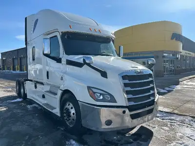 2019 FREIGHTLINER T12664ST;Heavy Duty Trucks - Conventional Truck w/ Sleeper Penske Location 105 SAL...