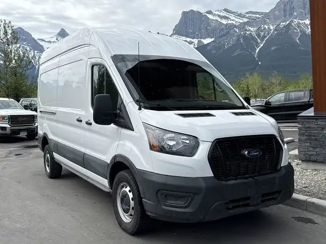 2025 Ford Transit Cargo Van Base