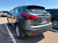 Low Mileage, Sunroof, Aluminum Wheels, Heated Seats, Apple CarPlay, Android Auto! This stylish Nissa... (image 4)
