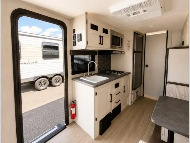 2022 Forest River RV Puma 16BHX in Travel Trailers & Campers in Woodstock - Image 5