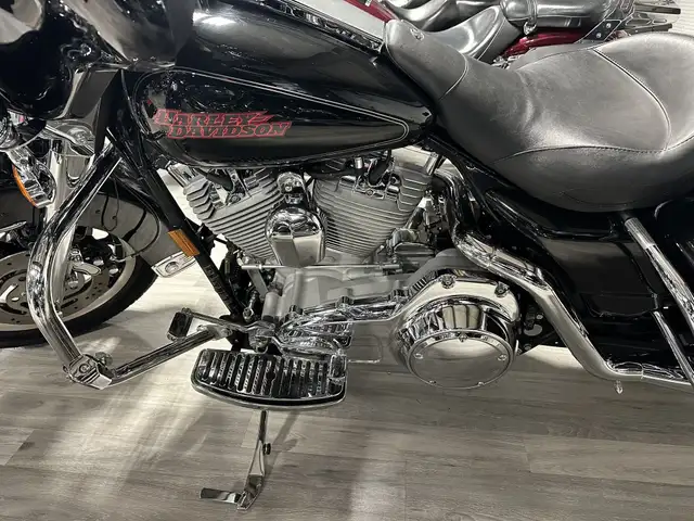 2007 Harley-Davidson Touring ELECTRA GLIDE CLASSIC in Street, Cruisers & Choppers in London - Image 18