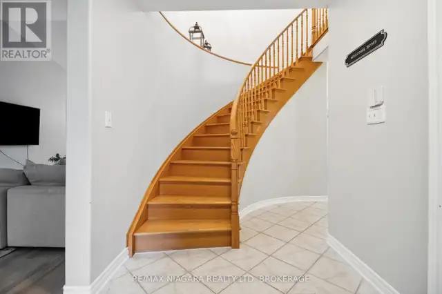 7955 HARVEST CRESCENT Niagara Falls (Ascot), Ontario in Houses for Sale in St. Catharines - Image 7