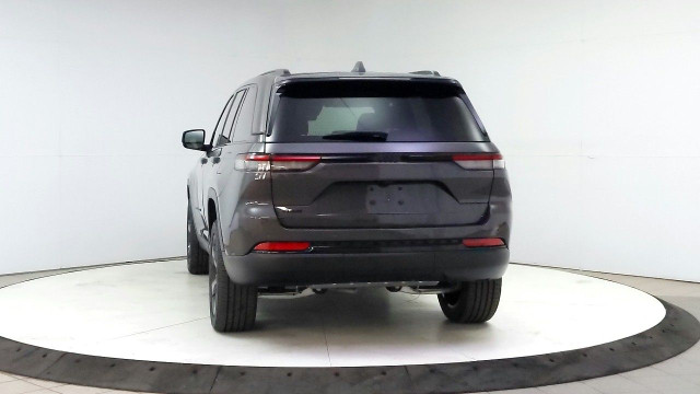 2025 Jeep Grand Cherokee in Cars & Trucks in Lethbridge - Image 4