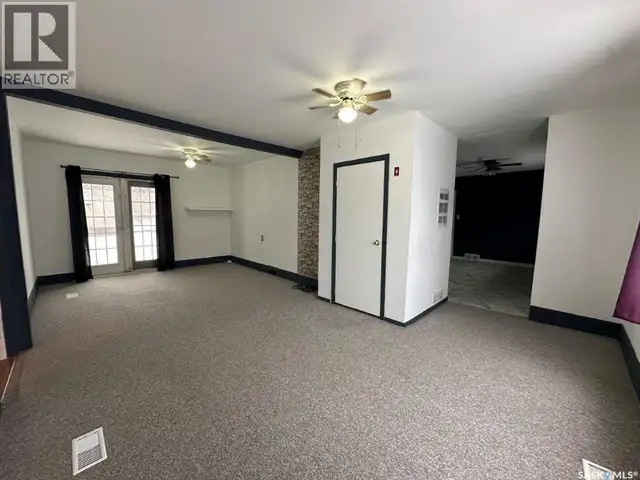 69 Railway AVENUE Kindersley Rm No. 290, Saskatchewan in Houses for Sale in Saskatoon - Image 9