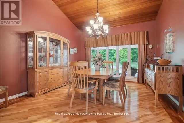 5590 STEELES AVENUE W Milton, Ontario in Houses for Sale in Oakville / Halton Region - Image 16